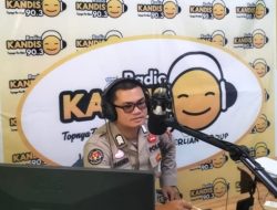 Memperluas Jangkauan, Kasi Humas Polsek Kandis Cooling sistem melalu Radio Kandis FM