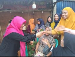 Temu Ramah Dengan Warga Tenayan, Calon Walikota No urut 2 Dr. Hj. Intsiawati Ayus, S.H., M.H, Membaur Dengan Warga