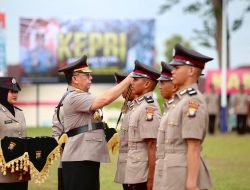 Kapolda Kepri Pimpin Upacara Penutupan Pendidikan Dan Pelantikan 144 Bintara Polri Gelembang II T.a. 2024 Di Spn Polda Kepri