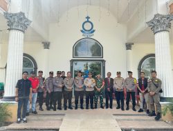 KAYANMA POLDA Riau AKBP. Bainar, S.H., M.H Jaga Perayaan Natal Di Gareja HKBP Jalan Paus Rumbai Pesisir
