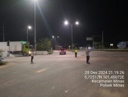 Pastikan Aman dan Lancar, Polsek Minas Lakukan Pengamanan dan Pengaturan Lalu Lintas di Exit Tol KM.28 Minas