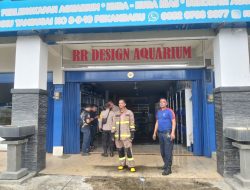 Kebakaran DI RR Design Aquarium Jalan Tuanku Tambusai, 4 Unit Mobil Kebakaran 25 Personil Di Kerahkan 