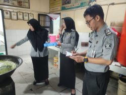 Peduli Kesehatan Warga Binaan, Lapas Pekanbaru Lakukan Pemeriksaan Mata Gratis