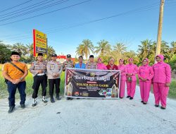 Polsek Koto Gasib Bersama Mahasiswa Gelar Kegiatan Berbagi Takjil untuk Masyarakat dalam Rangka Ops Tertib Ramadhan Lancang Kuning 2025