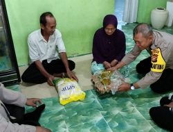 Jumat Berkah Ramadhan, Polsek Tualang Berikan Bantuan Sembako Kepada Warga