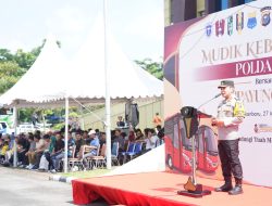 Dirlantas Polda Riau Dampingi Kapolda Riau lepaskan Peserta Mudik Gratis Kebangsaan Polda Riau Bersama Cipayung Plus