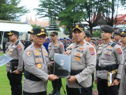 Kapolda Sumbar Berikan Penghargaan Kepada Polres, Polsek dan Personel Jajaran Polda Sumbar