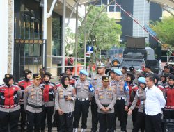 Polda Sumbar Bertindak Tegas Namun Humanis Dalam Pembubaran Aksi Di Polda Sumbar