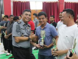 Apresiasi Prestasi, Lapas Pekanbaru Bagikan Hadiah Kepada Pegawai dan Warga Binaan Pemenang Lomba HBP Ke-61
