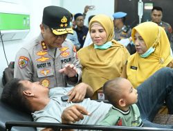 Kapolda Sumbar Irjen Pol Gatot Tri Suryanta Tinjau Lokasi dan Korban Kecelakaan Bus ALS di Padang Panjang