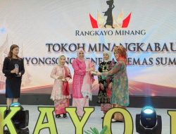 Desi ‎Raih Penghargaan Rangkayo Minang Awards 2025, sebagai, Tokoh Perempuan Minang Tangguh yang Inspiratif