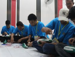 Terus Gali Potensi Warga Binaan, Lapas Pekanbaru Berikan Pelatihan Pembuatan Sepatu