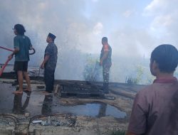 Gudang Rongsok di Simo Terbakar, Babinsa Sigap Evakuasi dan Koordinasi Damkar