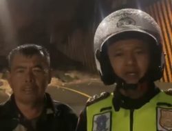 Kelok Sembilan Di Timbun Longsor. Kendaraan Tidak Bisa Lewat, Jalan Lumpuh Total 