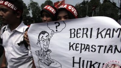 Guru Honorer di Riau Tetap Mengajar Meski Belum Gajian: “Anak-anak Tak Boleh Berhenti Belajar”