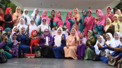 Peringati Hari Ibu, Orgasisasi Wanita Kabupaten Sijunjung Gelar Ucara dan Tabur Bunga di TMP Puspa Bangsa