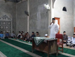 Safari Ramadan di Masjid Nurul Ikhsan Padang Laweh, Bupati Sijunjung Serahkan Bantuan dan Tegaskan Komitmen Bangun Generasi Qurani