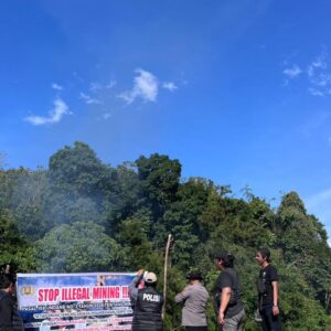 Polisi Datangi Lokasi Dugaan Peti Kapur IX, Temukan Warga Dulang Emas Secara Tradisional di Pinggir Sungai