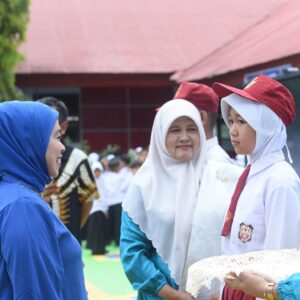 Perpisahan SDN 1 Sijunjung, Bunda Literasi Nedia Fitri : Tekankan Pentingnya Akhlak dan Karakter Anak