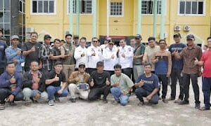 Bupati Rohil Secara Simbolis Serahkan Alat Pertanian Dari Kementerian Pertanian RI