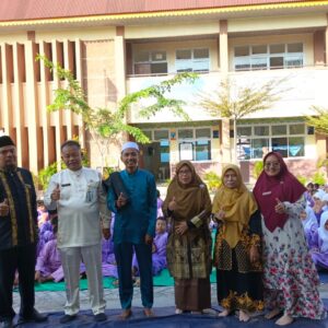 Ketum DPD Ittihadul Muballighin Pekanbaru isi Tausiah di SMP Negeri 47, beri semangat anak anak untuk Belajar Baik