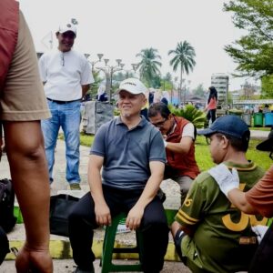 Komunitas Totok Punggung Sijunjung Diserbu Warga di CFD, Antusias Ikuti Bakti Sosial Terapi Sehat Alami
