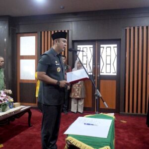 Lantik Suardi sebagai Pj Wali Nagari Kamang, Bupati Benny Minta Netral dan Perkuat Tata Kelola