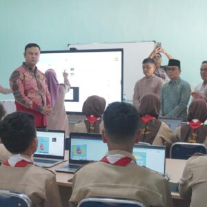 Tinjau Hasil Revitalisasi SMPN 7 Sijunjung, Bupati Benny Dwifa : Ciptakan Lingkungan Pendidikan yang Aman, Nyaman, dan Layak bagi Peserta Didik