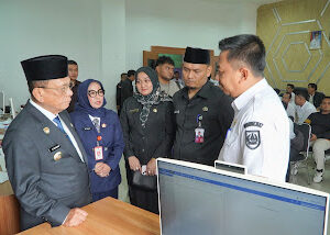 Percepat Digitalisasi Birokrasi, Bupati Rohil Tinjau Perekaman TTE PPPK Paruh Waktu